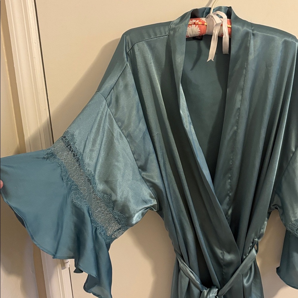 Victoria’s Secret robe NWOT